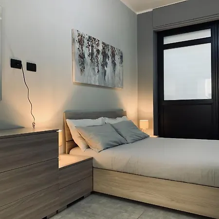 Apartment Modern Loft Near The Station