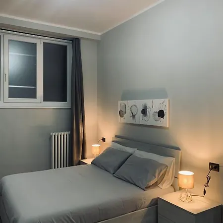 Modern Loft Near The Station Apartment *