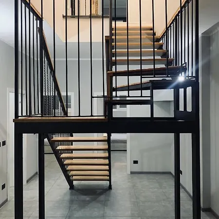 Modern Loft Near The Station Apartment
